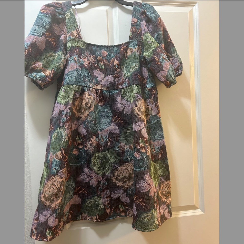 NWT BaeVely multi-colored floral mini dress, size Medium